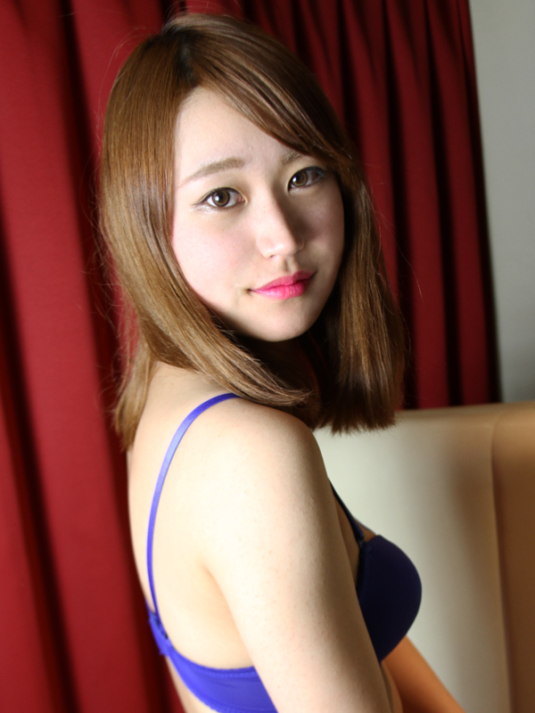 激安ヌキ道楽・兵庫店 あいな 27歳 T：160　B：84(C)　W：56　H：84